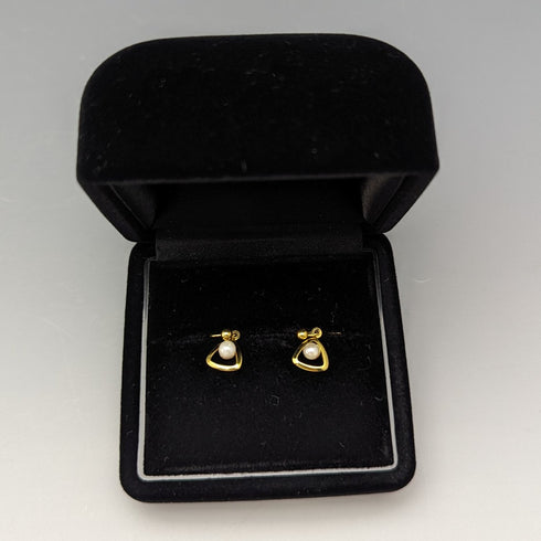 British Vintage Jewelry K9 Gold & Pearl Earrings